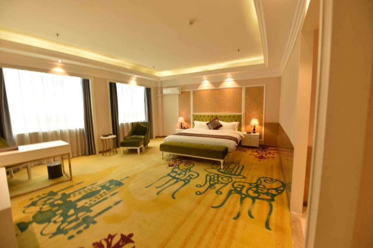 Hong Van Grand Hotel Mong Cai Exteriör bild